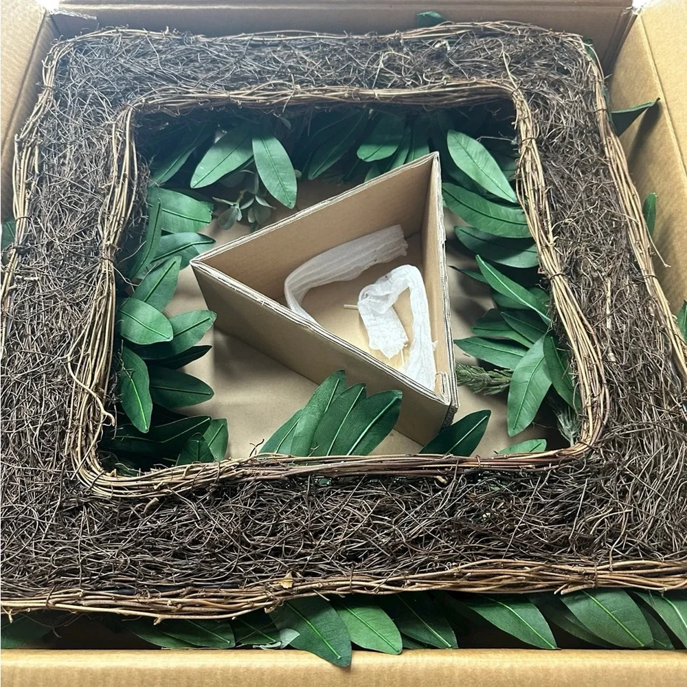 Vintage 2006 Pottery Barn Christmas Bayleaf Wreath
